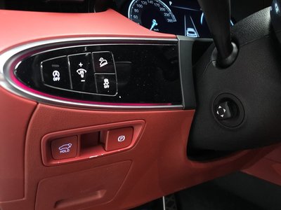 2022 Genesis GV70 — миниатюра 19