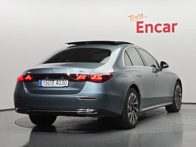 MERCEDES-BENZ E-CLASS - 4