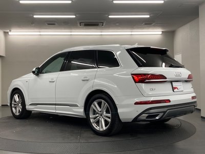 AUDI Q7 - 8