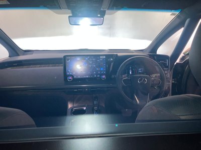 2024 Lexus LM — миниатюра 28