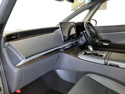 2024 Lexus LM — фото 3