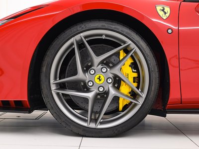 FERRARI F8 - 9