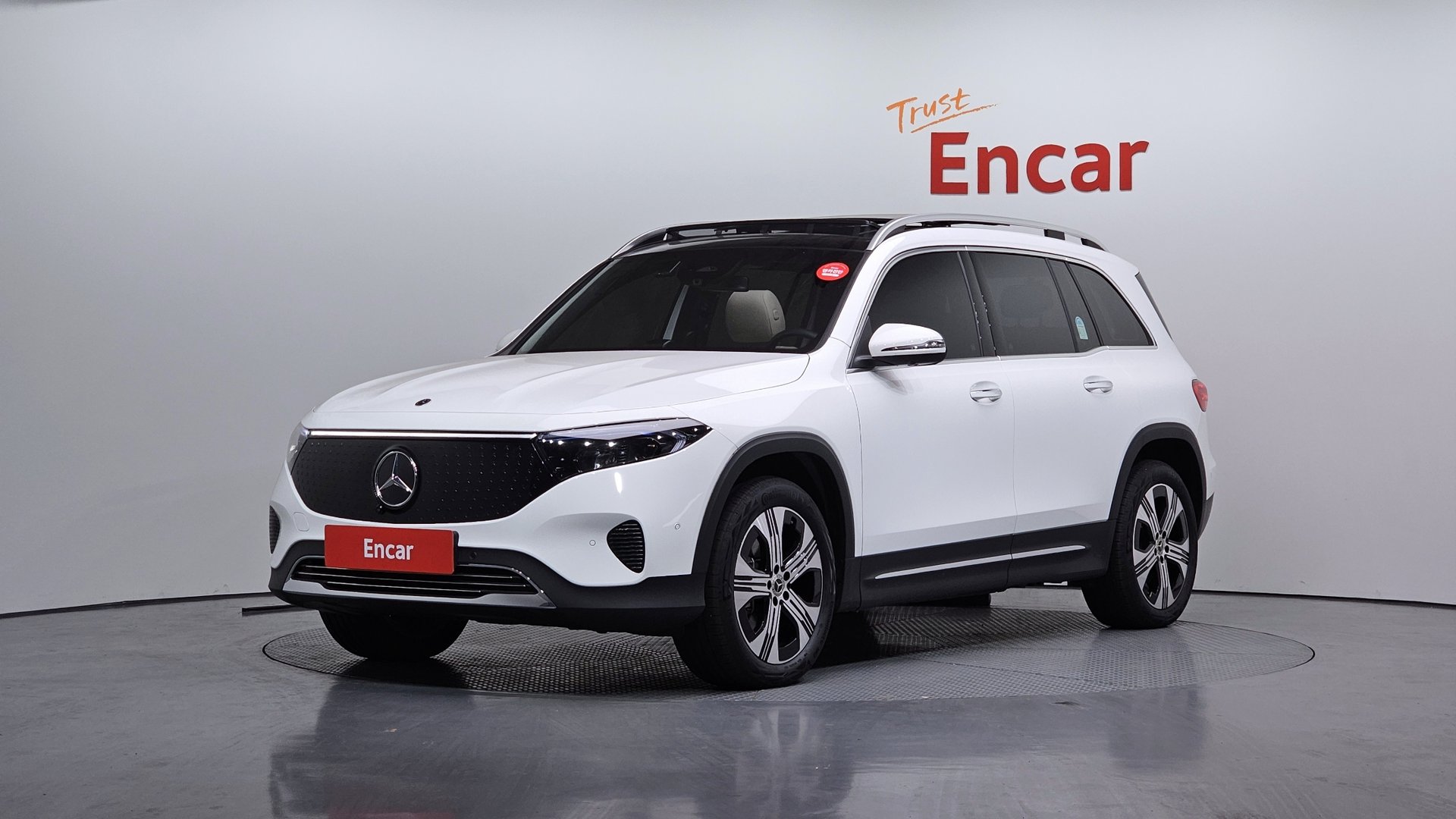 MERCEDES-BENZ EQB - View 1