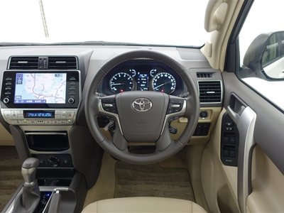 TOYOTA LAND CRUISER - 4