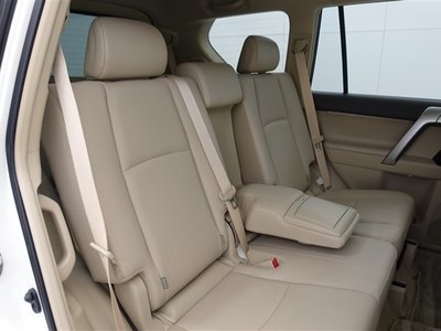 TOYOTA LAND CRUISER - 7