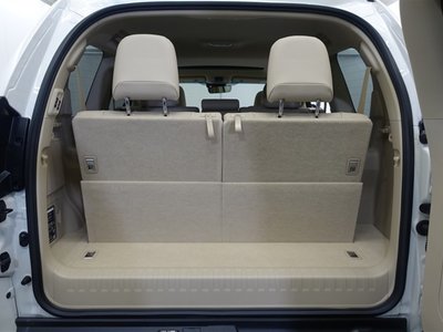 TOYOTA LAND CRUISER - 9