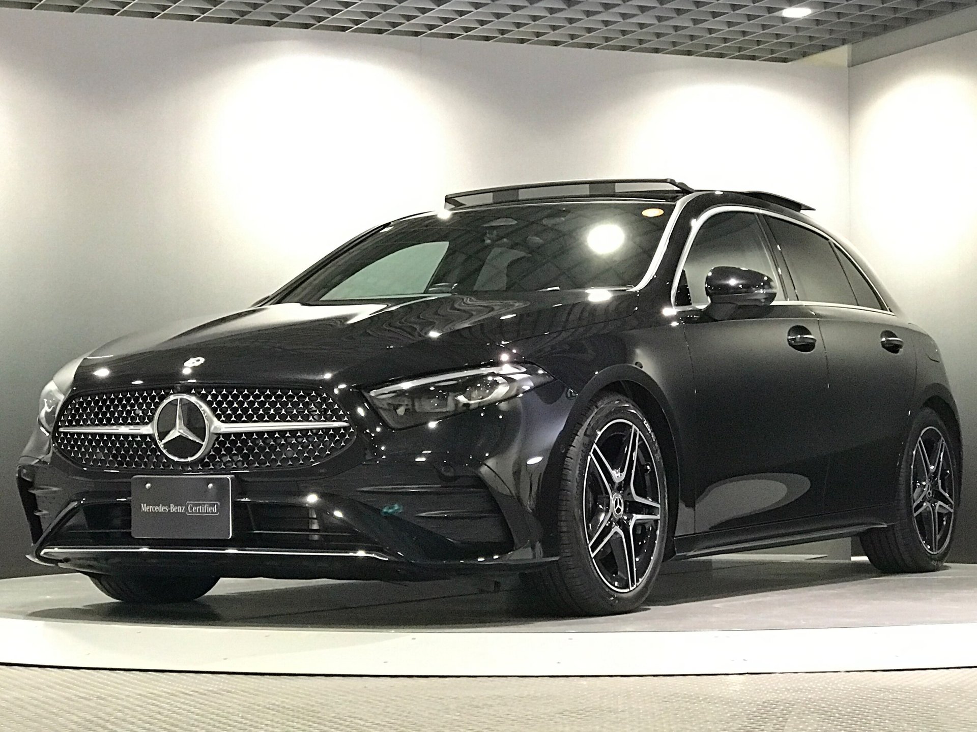 MERCEDES-BENZ A-CLASS - View 1