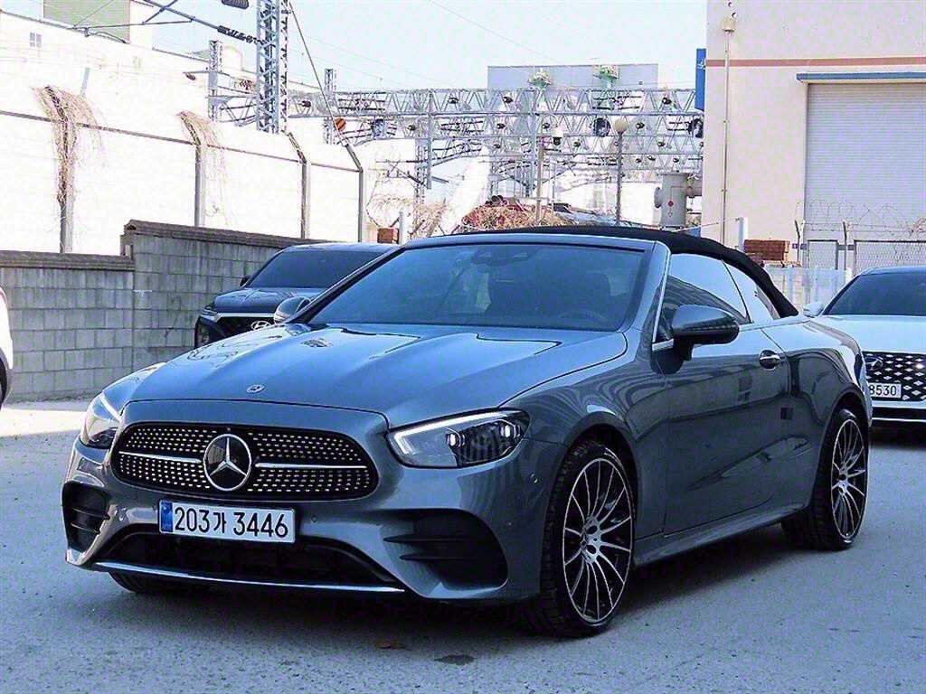 MERCEDES-BENZ E-CLASS - View 1