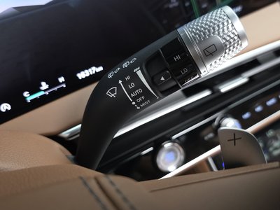 2024 Genesis GV70 thumbnail 30