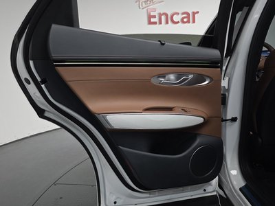 2024 Genesis GV70 thumbnail 16