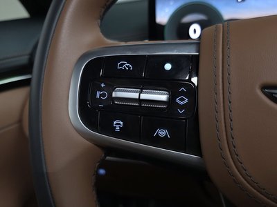 2024 Genesis GV70 thumbnail 33