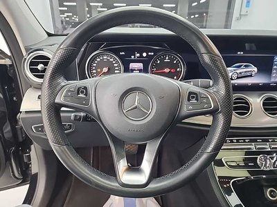 MERCEDES-BENZ E-CLASS - 9