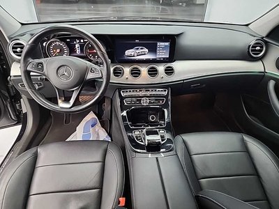 MERCEDES-BENZ E-CLASS - 4