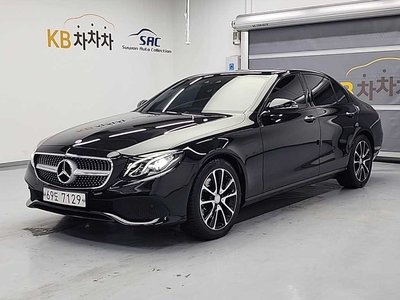 MERCEDES-BENZ E-CLASS - 1