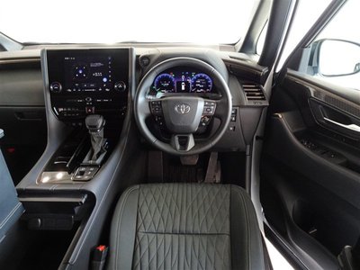 2025 Toyota ALPHARD photo 5
