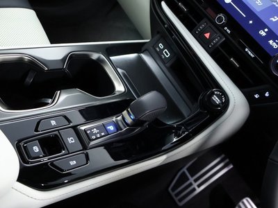 2025 Lexus NX — миниатюра 11