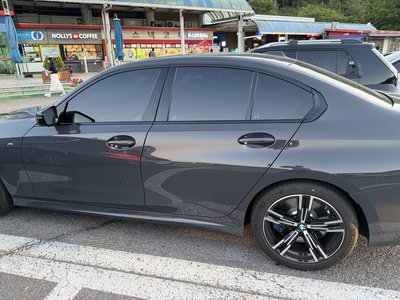 2026 BMW 3 SERIES photo 6