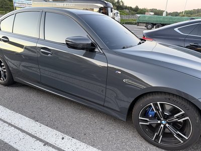 2026 BMW 3 SERIES photo 4