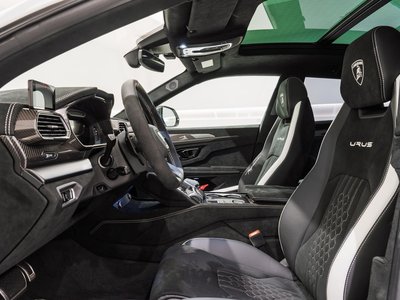 2025 Lamborghini URUS thumbnail 19