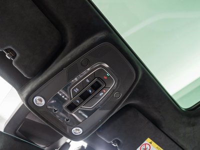 2025 Lamborghini URUS thumbnail 34