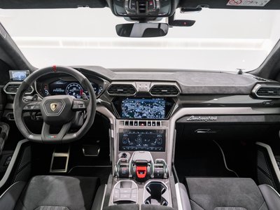 2025 Lamborghini URUS thumbnail 27