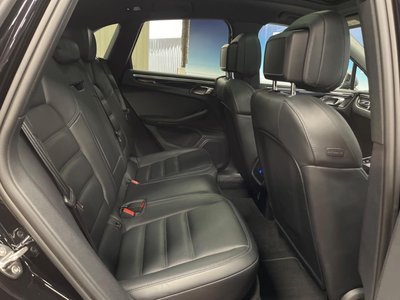 PORSCHE MACAN - 10