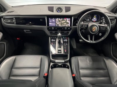 PORSCHE MACAN - 2