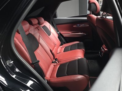 2021 Genesis GV70 — миниатюра 18