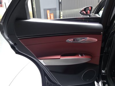 2021 Genesis GV70 — миниатюра 15