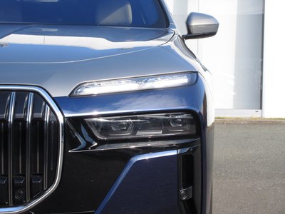 BMW 7 SERIES - 8