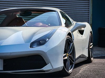 FERRARI 488 - 5