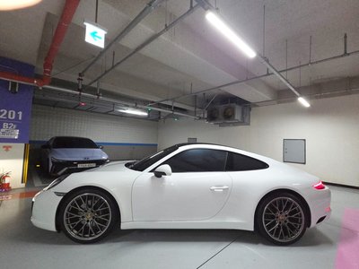 2017 Porsche 911 — миниатюра 15