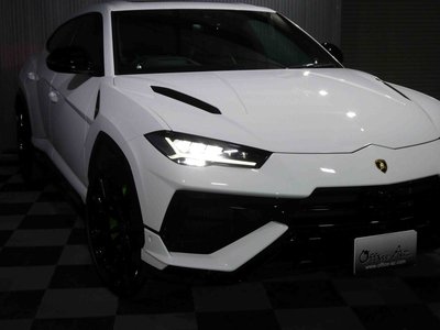 2024 Lamborghini URUS photo 3
