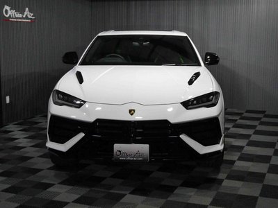 2024 Lamborghini URUS photo 2
