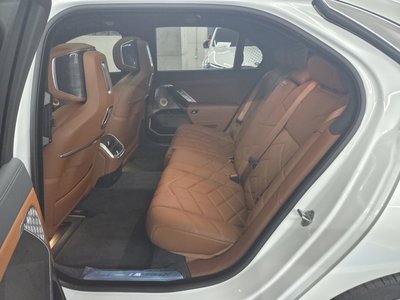 2026 BMW 7 SERIES thumbnail 11