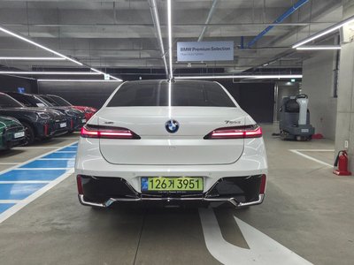 2026 BMW 7 SERIES photo 3