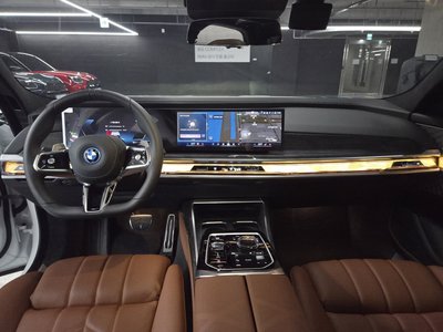 2026 BMW 7 SERIES photo 4