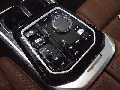 2026 BMW 7 SERIES photo 9