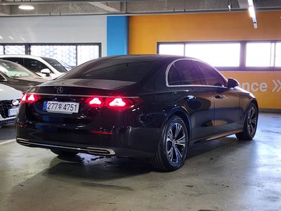 MERCEDES-BENZ E-CLASS - 2