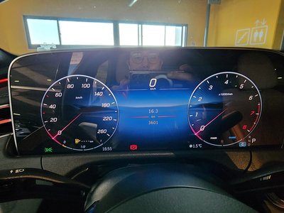 MERCEDES-BENZ E-CLASS - 9