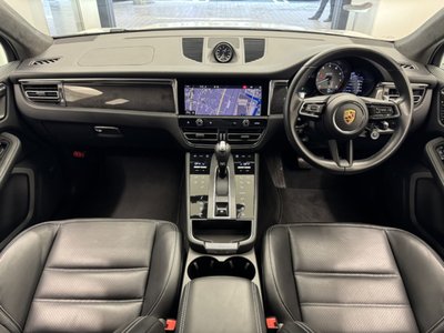 صورة 9 لـ 2021 Porsche MACAN