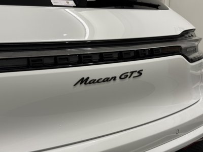 صورة 7 لـ 2021 Porsche MACAN