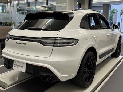 صورة 4 لـ 2021 Porsche MACAN