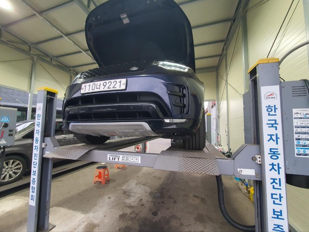 LAND ROVER DISCOVERY - View 1