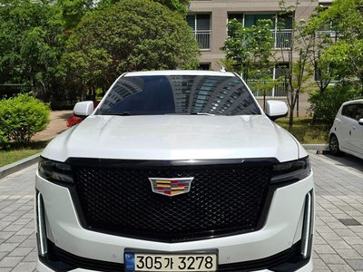 CADILLAC ESCALADE - 1