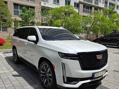 CADILLAC ESCALADE - 7