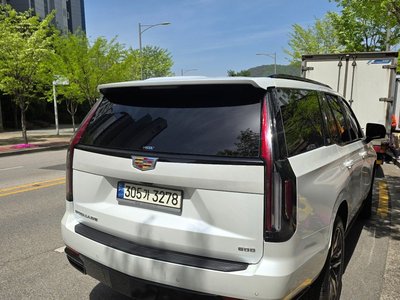 CADILLAC ESCALADE - 4