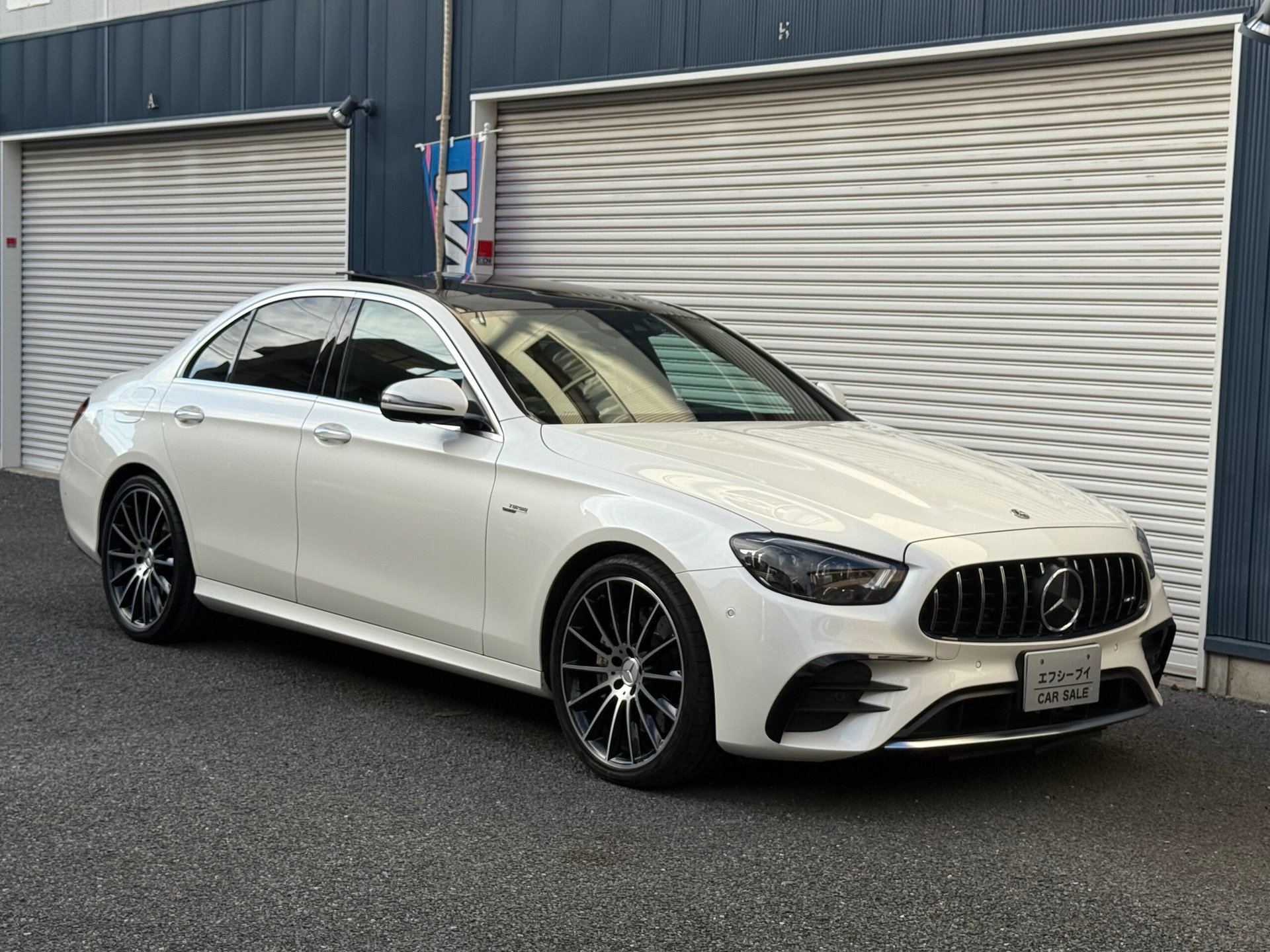MERCEDES-BENZ E-CLASS AMG - View 1