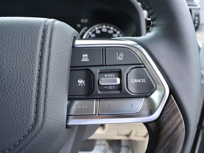 صورة مصغرة 36 لـ 2024 Toyota LAND CRUISER 300