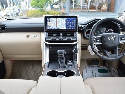 صورة مصغرة 22 لـ 2024 Toyota LAND CRUISER 300